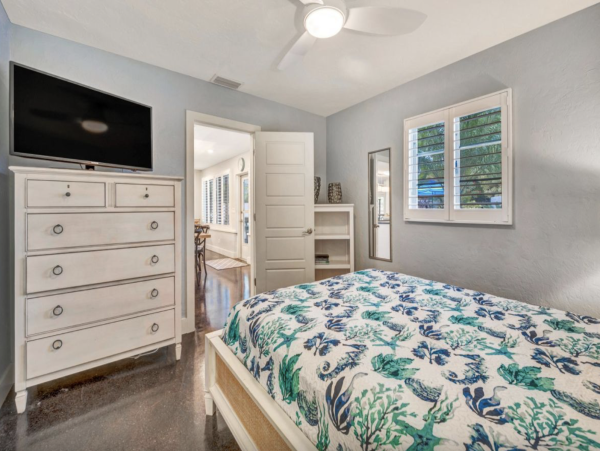 Lido Key Vacation House with Pool Near St. Armands Circle
